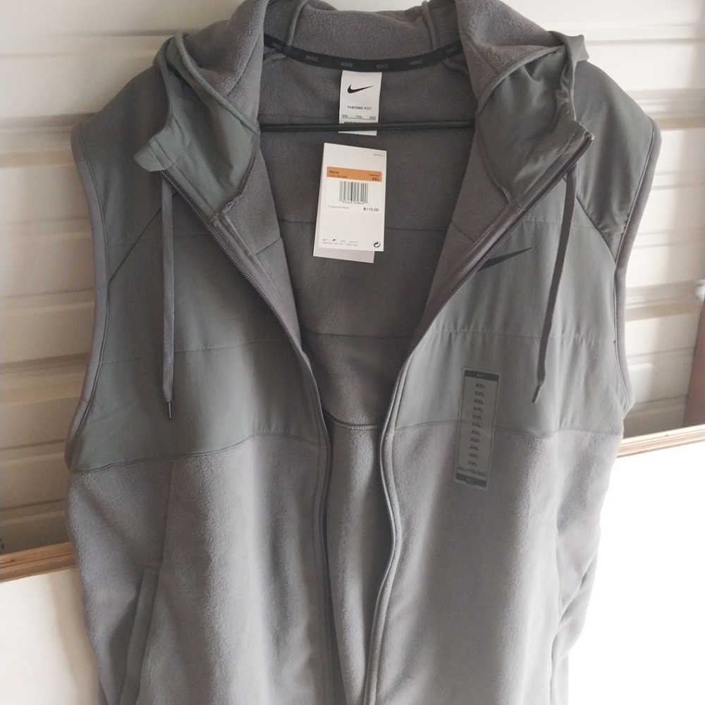 Nike Thermafit Hooded Mens Vest. Xxl